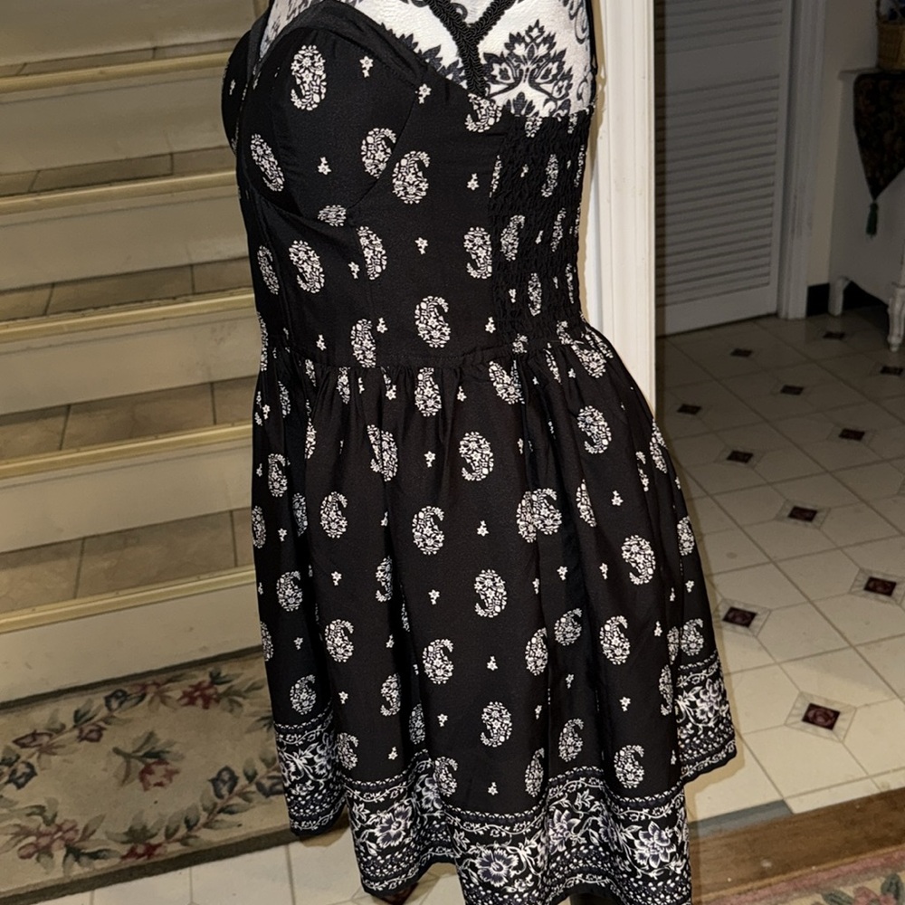 Adorable Dress - Picture 4 of 7